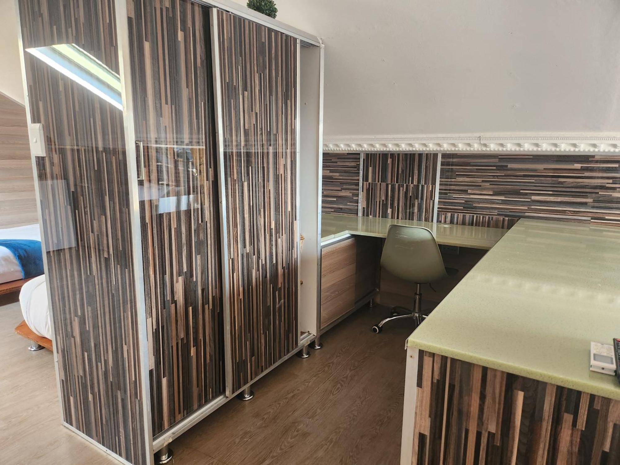 Gem Of Manor Drive Aparthotel Дърбан Екстериор снимка